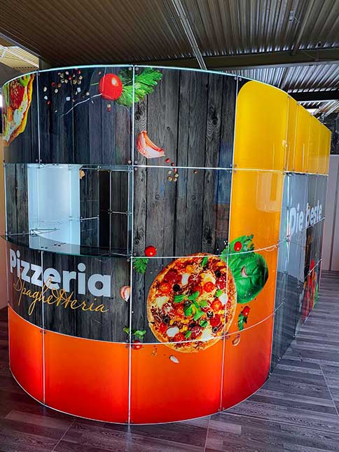 modern_glass_kiosk