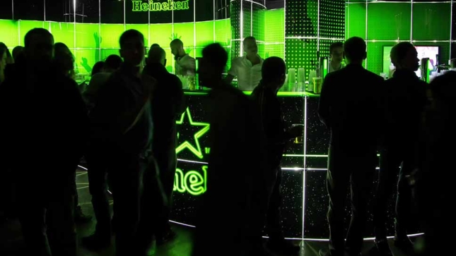 exhibition graphic stand heineken