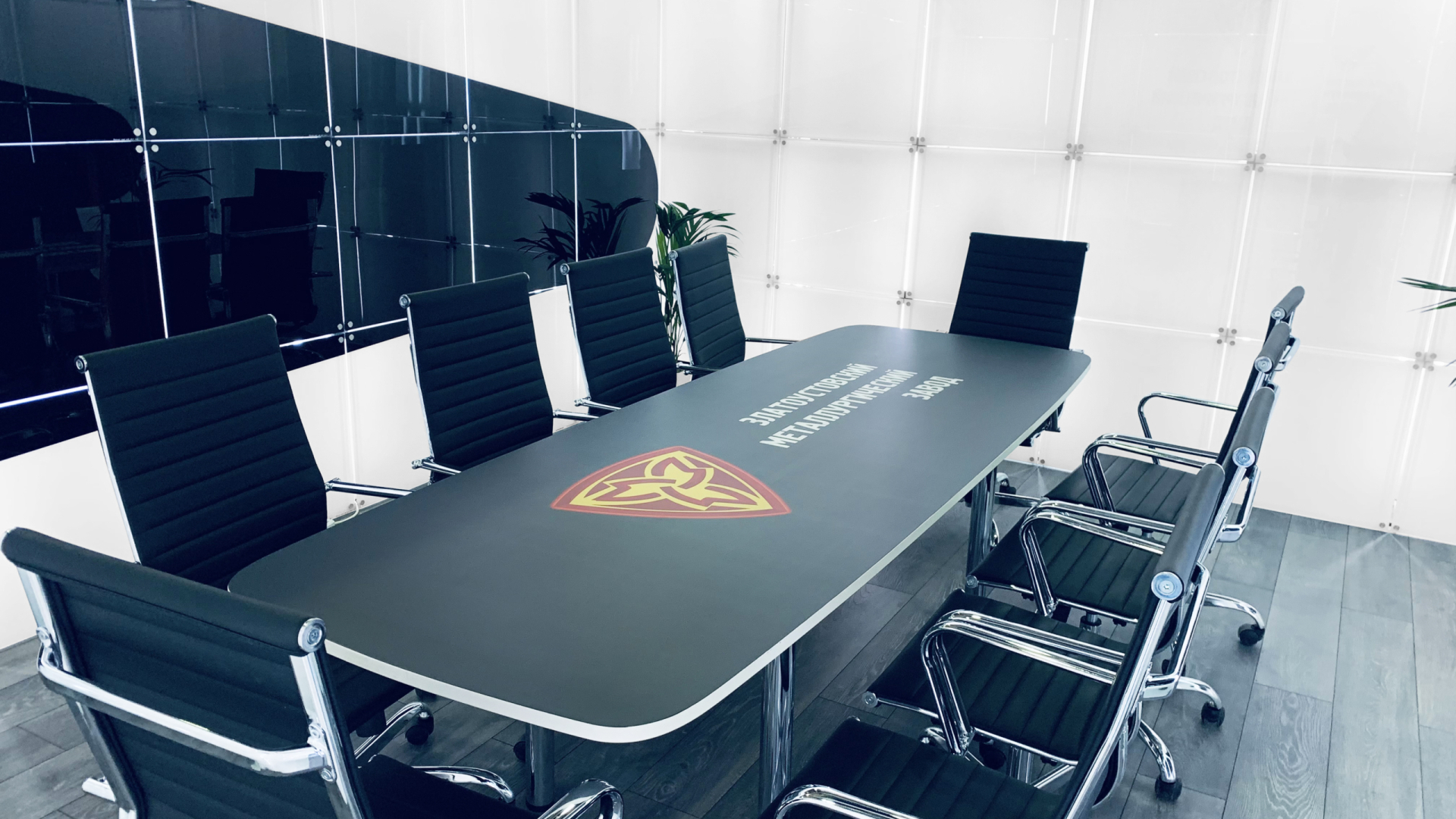 Soundproof meeting room