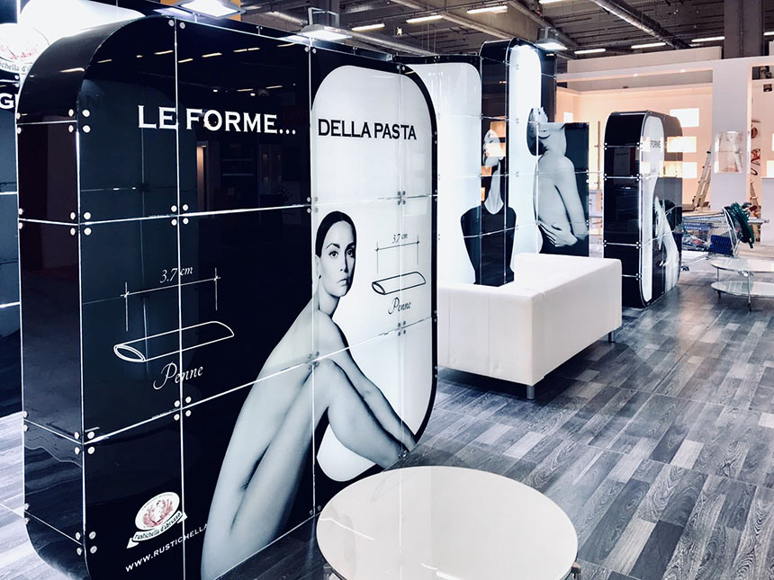 tailor made stand